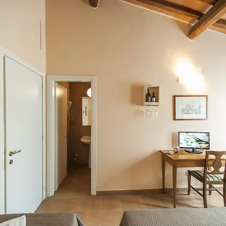 Tuscany Гостьовий будинок