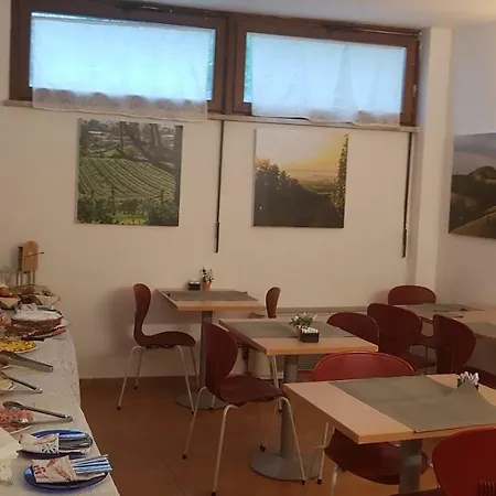 Tuscany Гостьовий будинок 2*